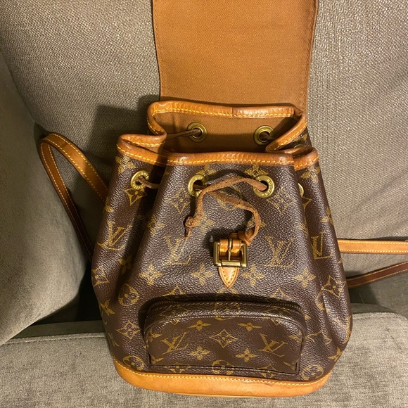 Louis Vuitton Montsouris Backpack - Picture 2 of 9